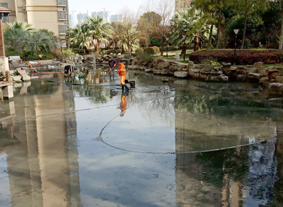 太和景观池淤泥清理